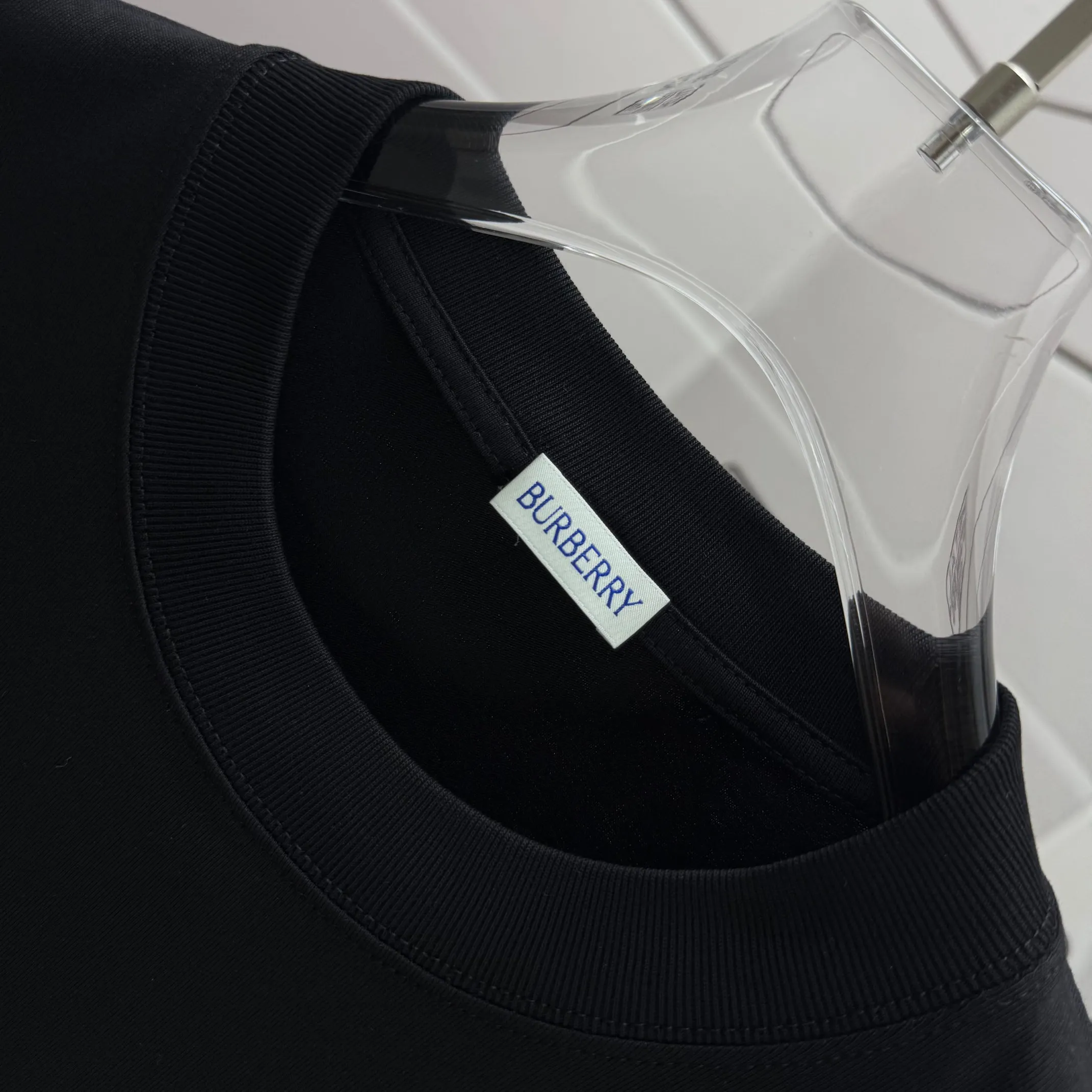 ＃ Burberr* * 2026 New Arrival Classic T Same Style ：Black White Purple Green Size: S M L XL XXL Size： S （90-130 ） M （120-150 ） L （140-165 ） XL （160-180 ） XXL （180-210 ）